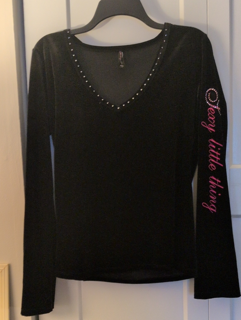 Vintage Victoria's Secret Black Long-Sleeve valore V-Neck Top with Pink Script